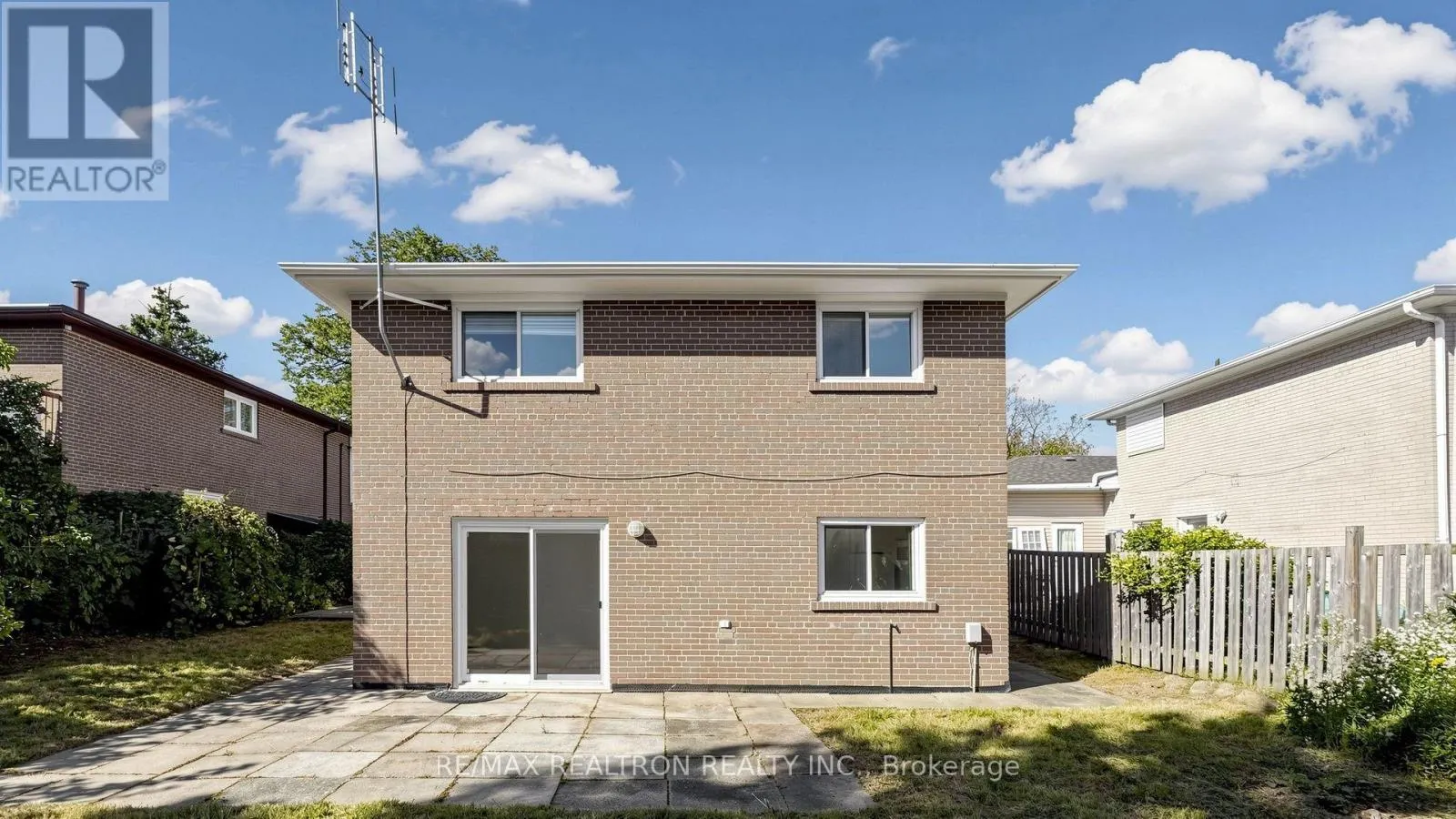 23 LESGAY CRESCENT