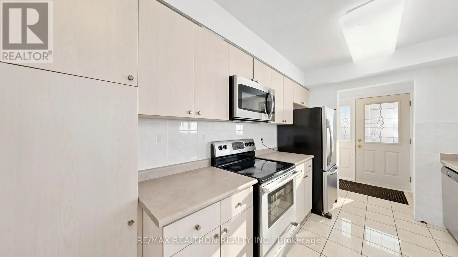 23 LESGAY CRESCENT