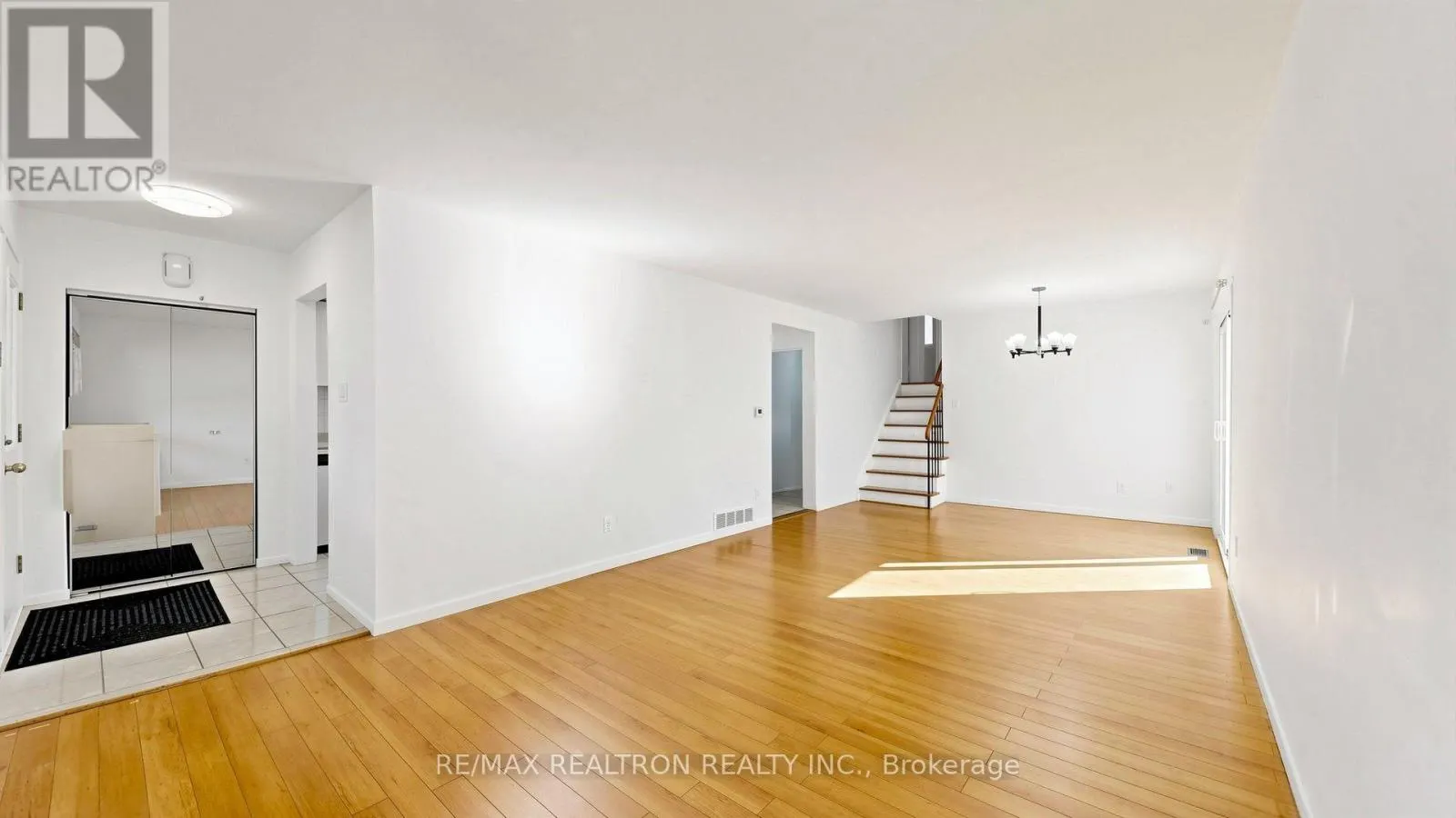 23 LESGAY CRESCENT