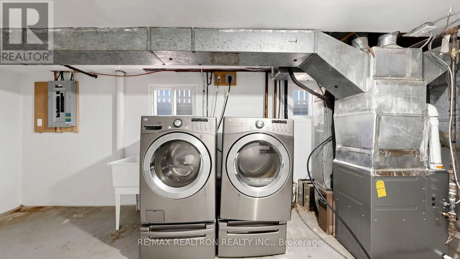 23 LESGAY CRESCENT