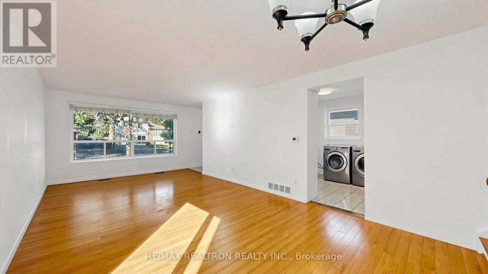 23 LESGAY CRESCENT