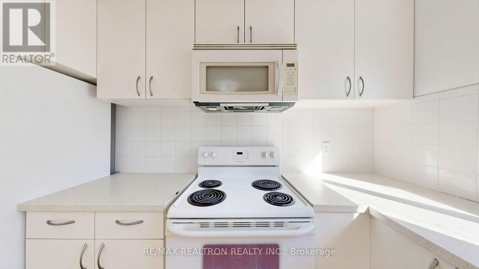 23 LESGAY CRESCENT