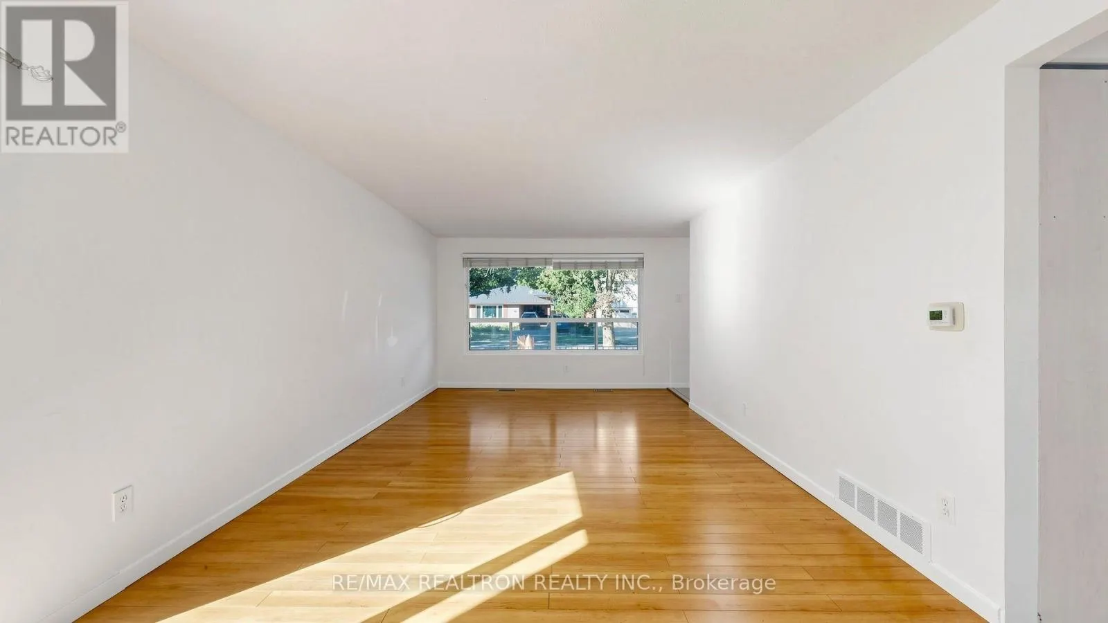 23 LESGAY CRESCENT