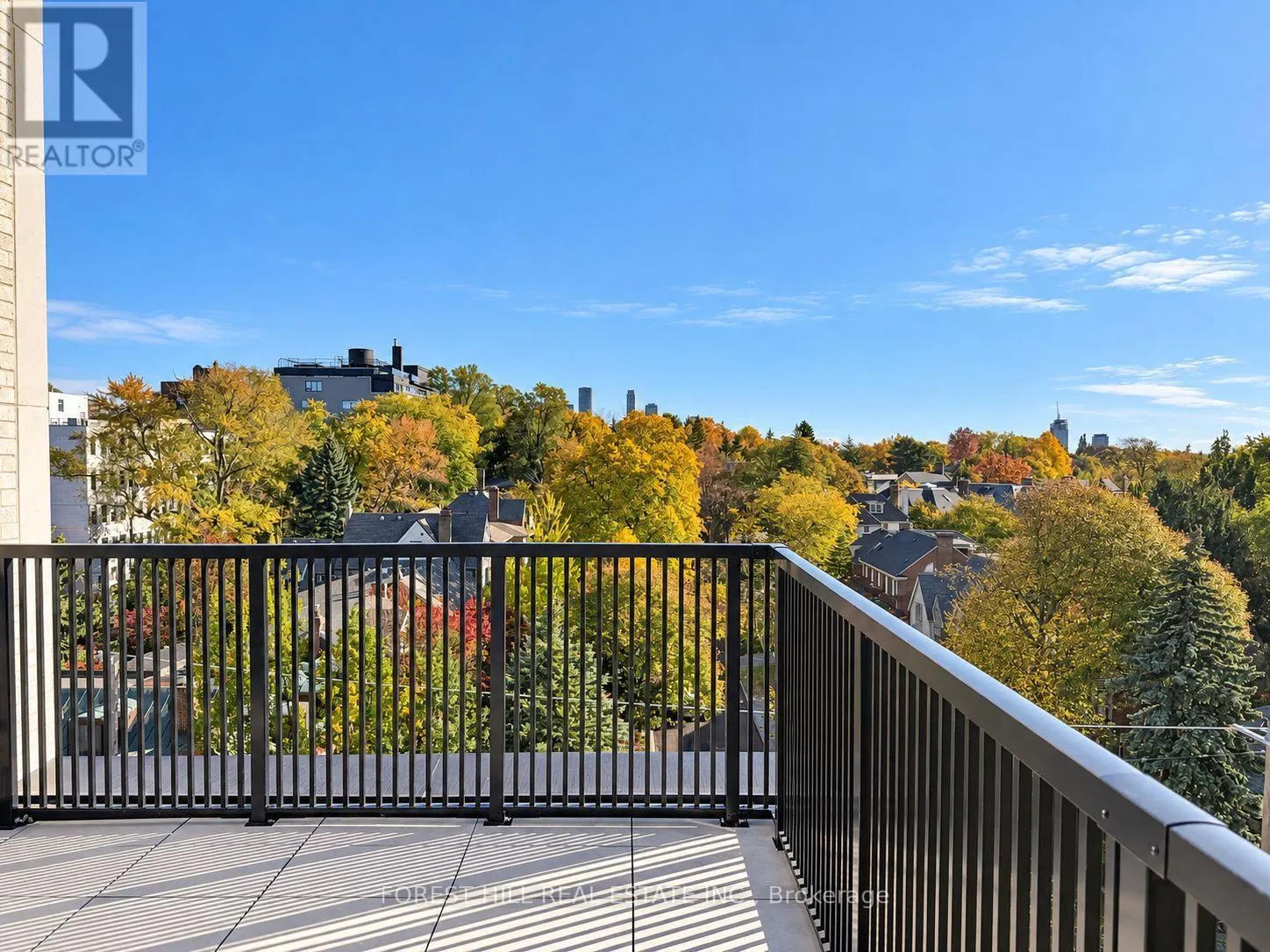 6B - 2010 BATHURST STREET