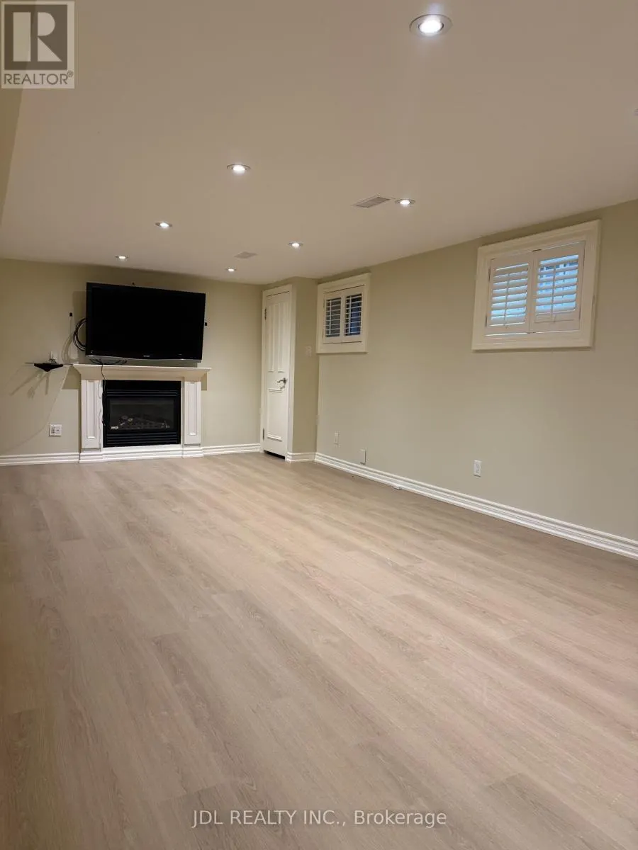 30 HEDGEWOOD ROAD