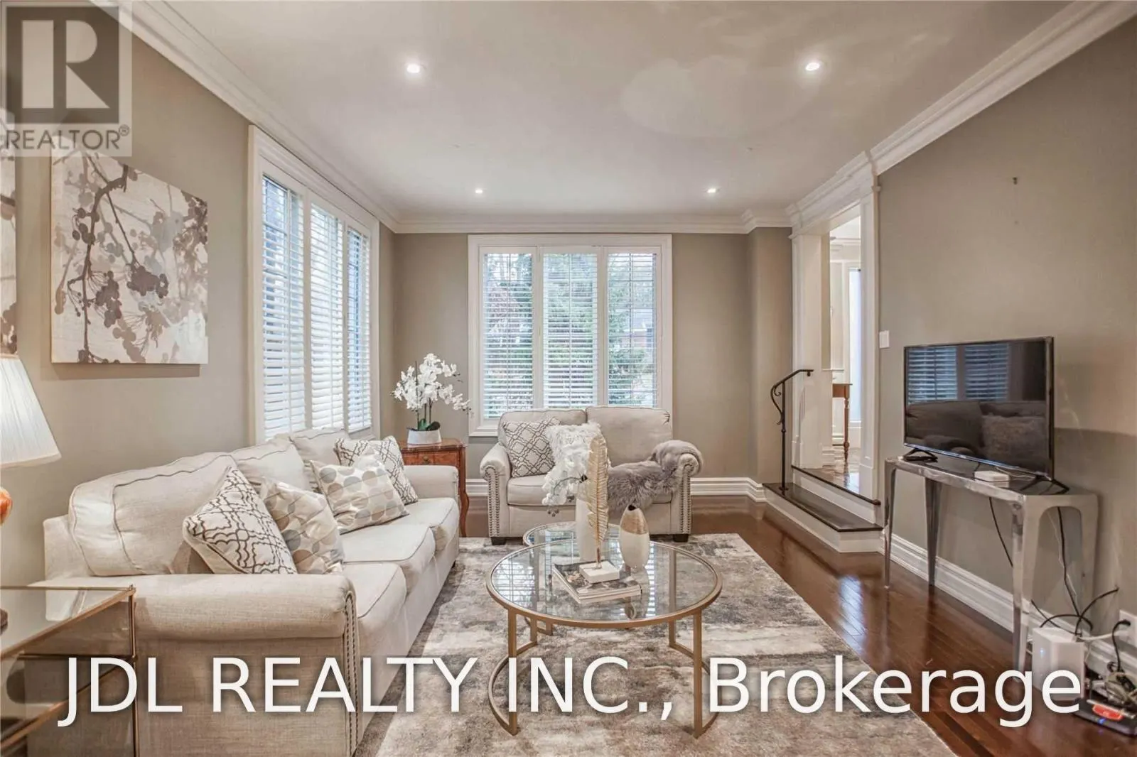 30 HEDGEWOOD ROAD