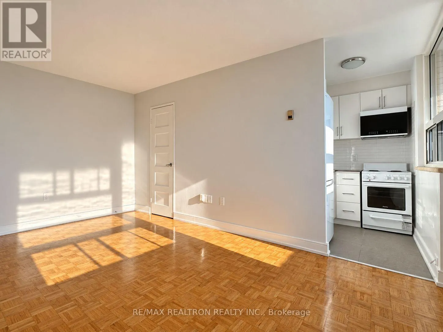 1401 - 1500 BATHURST STREET