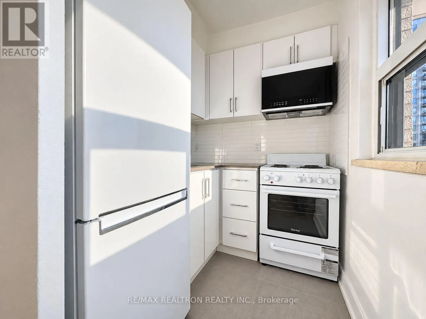 1401 - 1500 BATHURST STREET