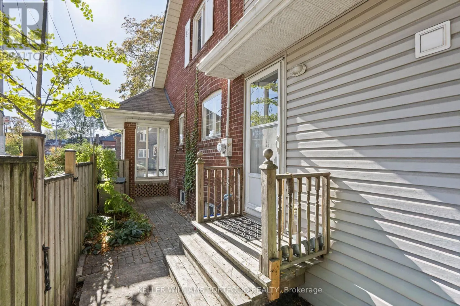 118 WANLESS AVENUE