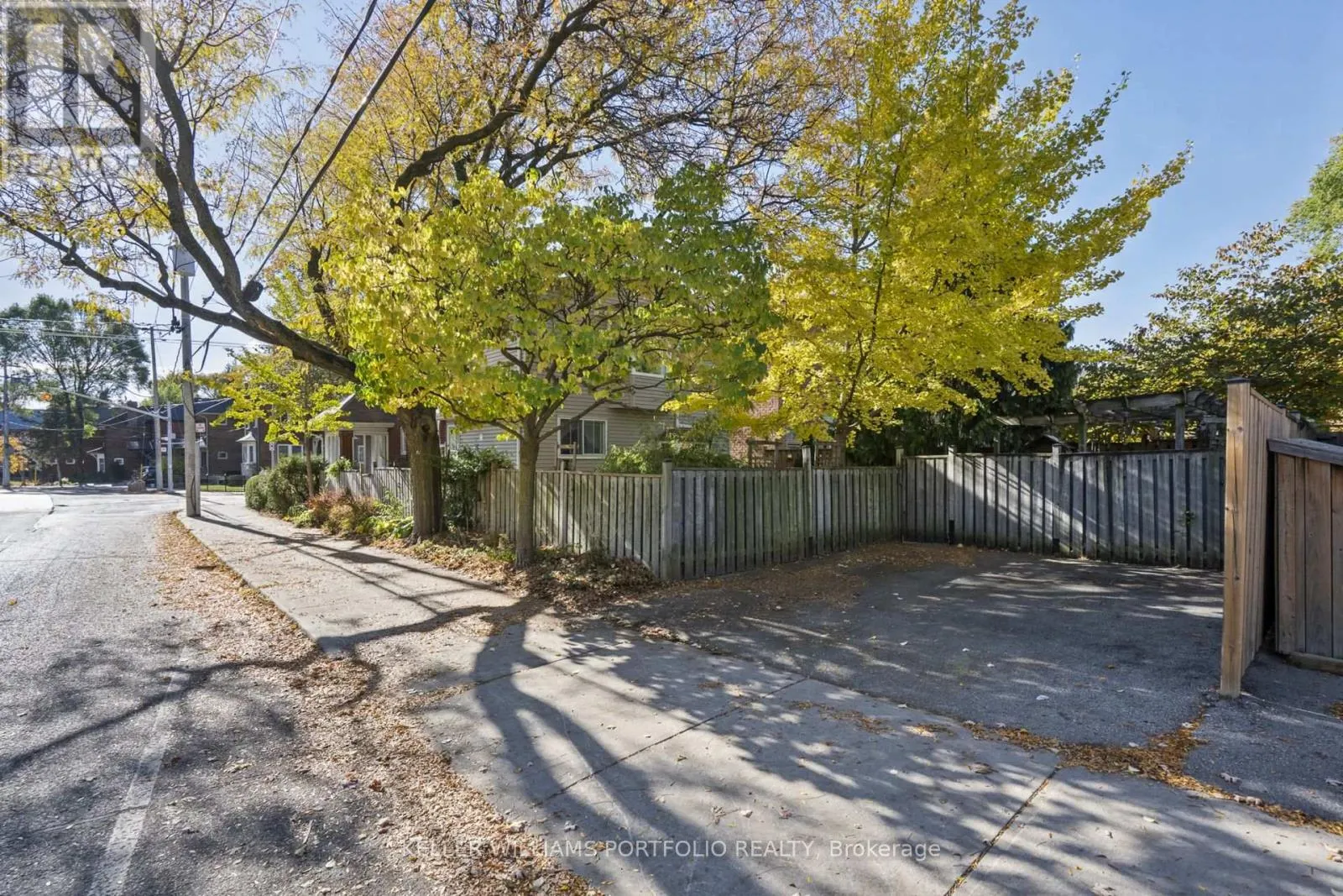 118 WANLESS AVENUE