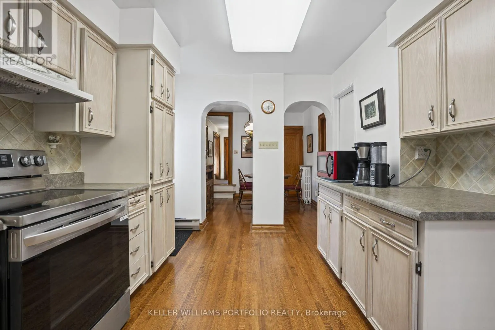118 WANLESS AVENUE