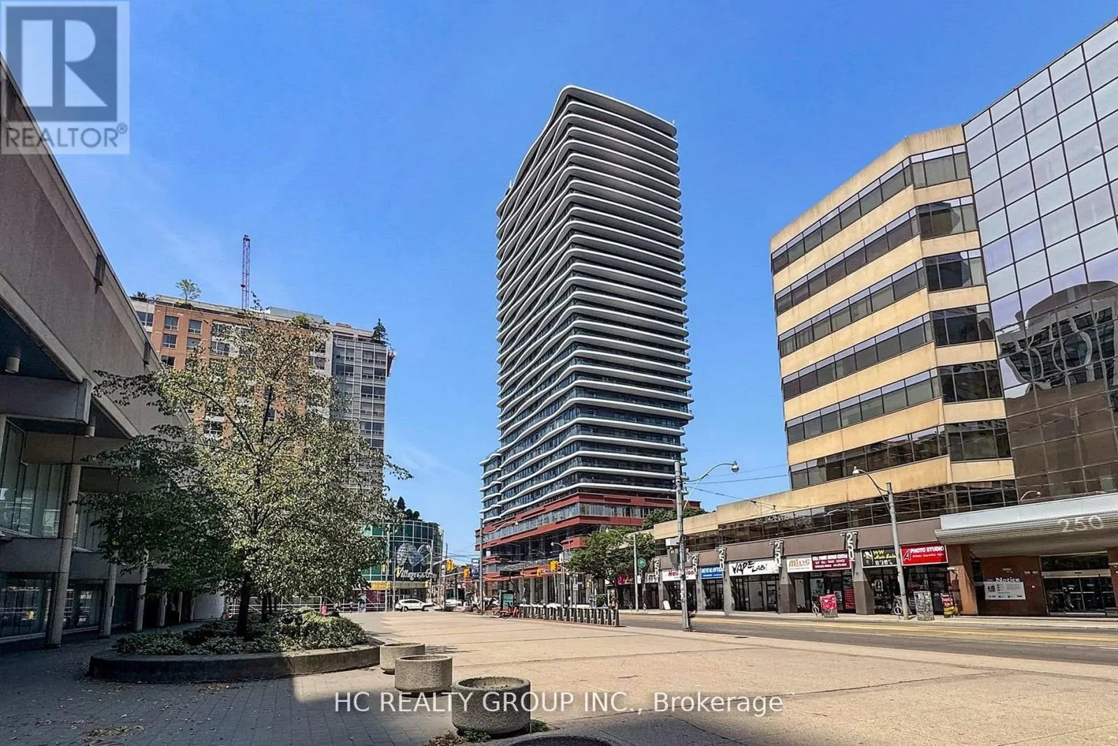 PH07 - 280 DUNDAS STREET W