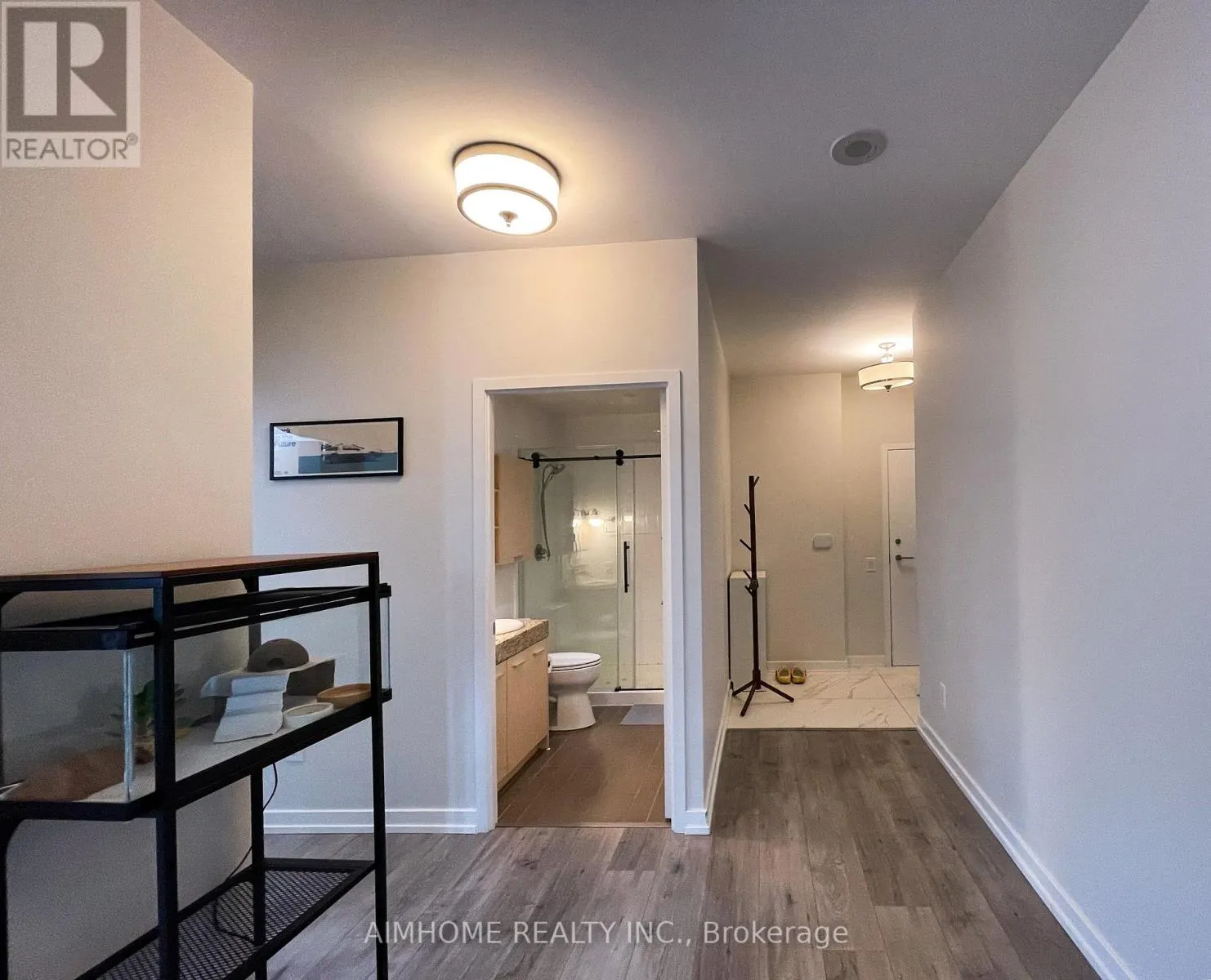 1802 - 29 SINGER COURT
