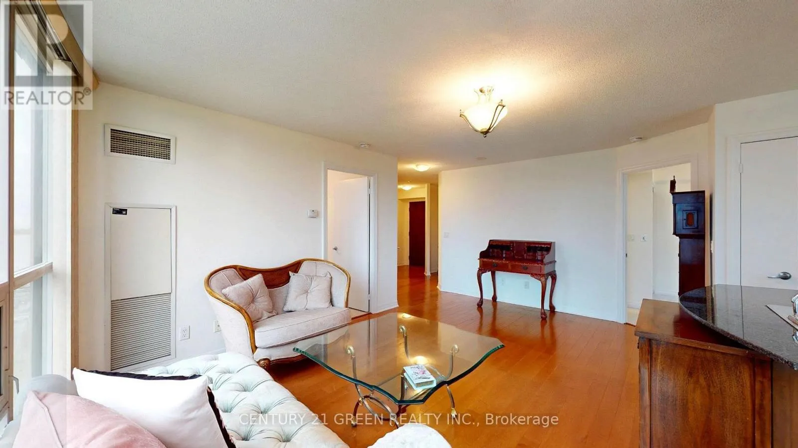 1505 - 16 YONGE STREET