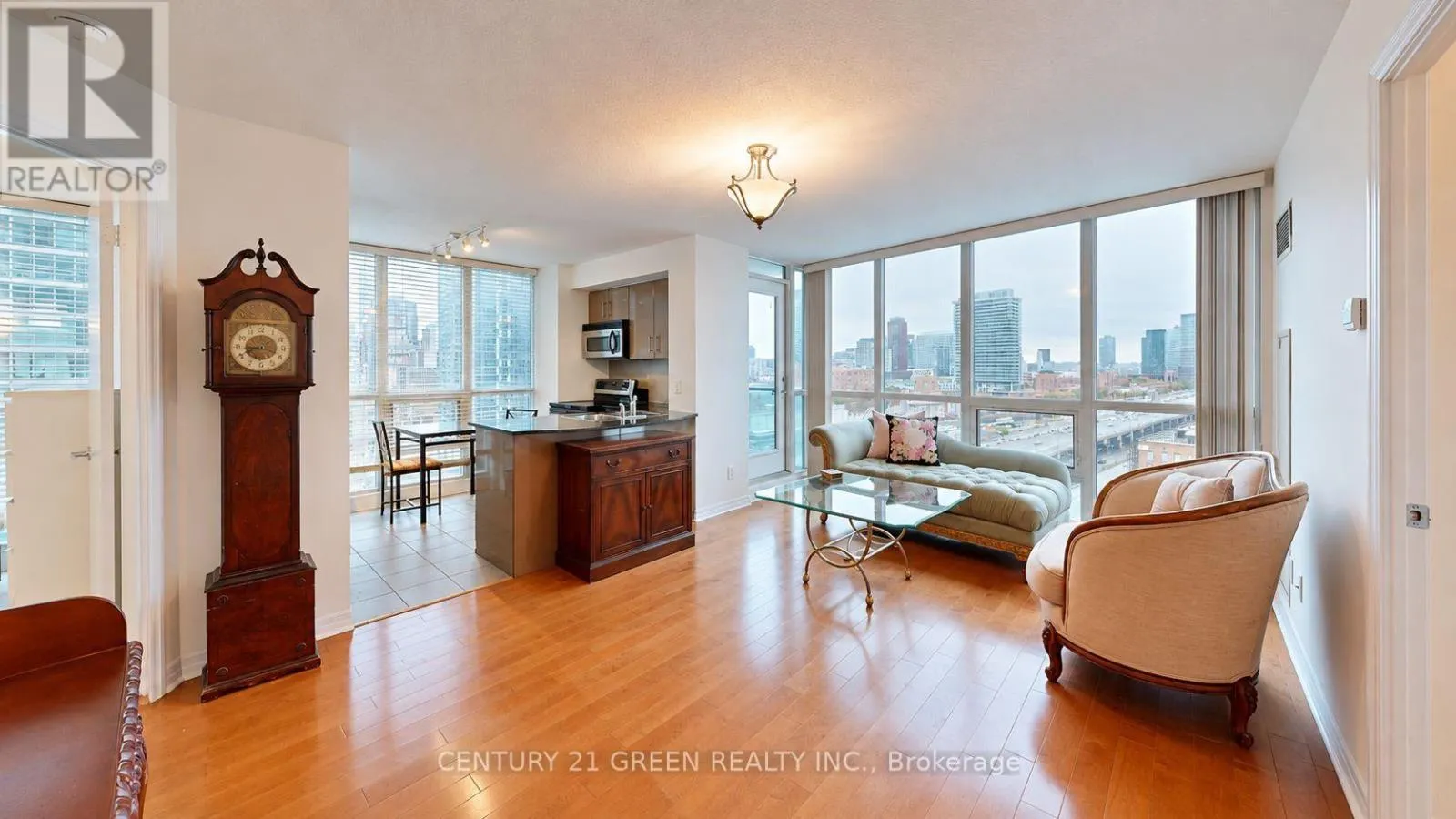 1505 - 16 YONGE STREET