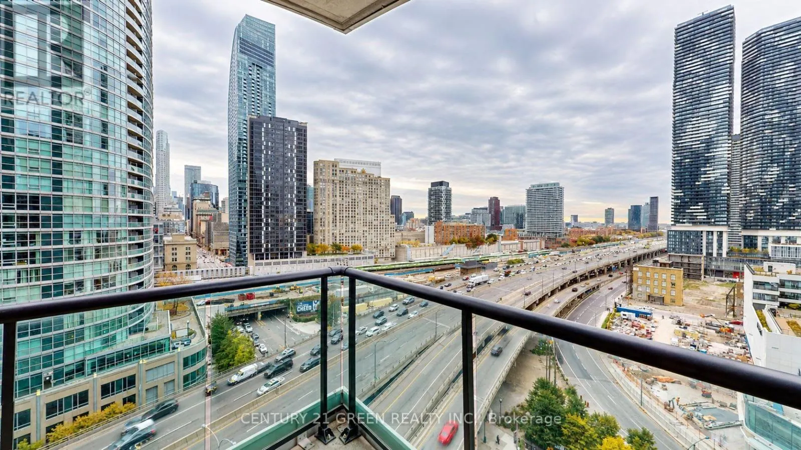1505 - 16 YONGE STREET
