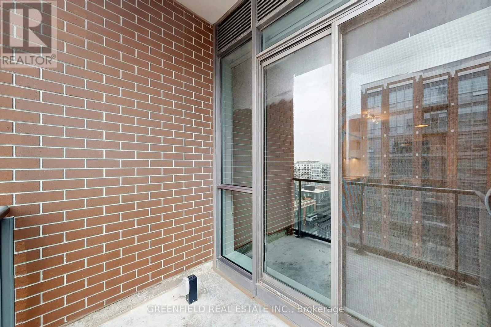 1408 - 31 TIPPETT ROAD
