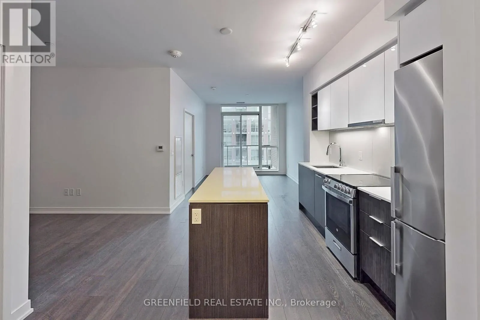 1408 - 31 TIPPETT ROAD
