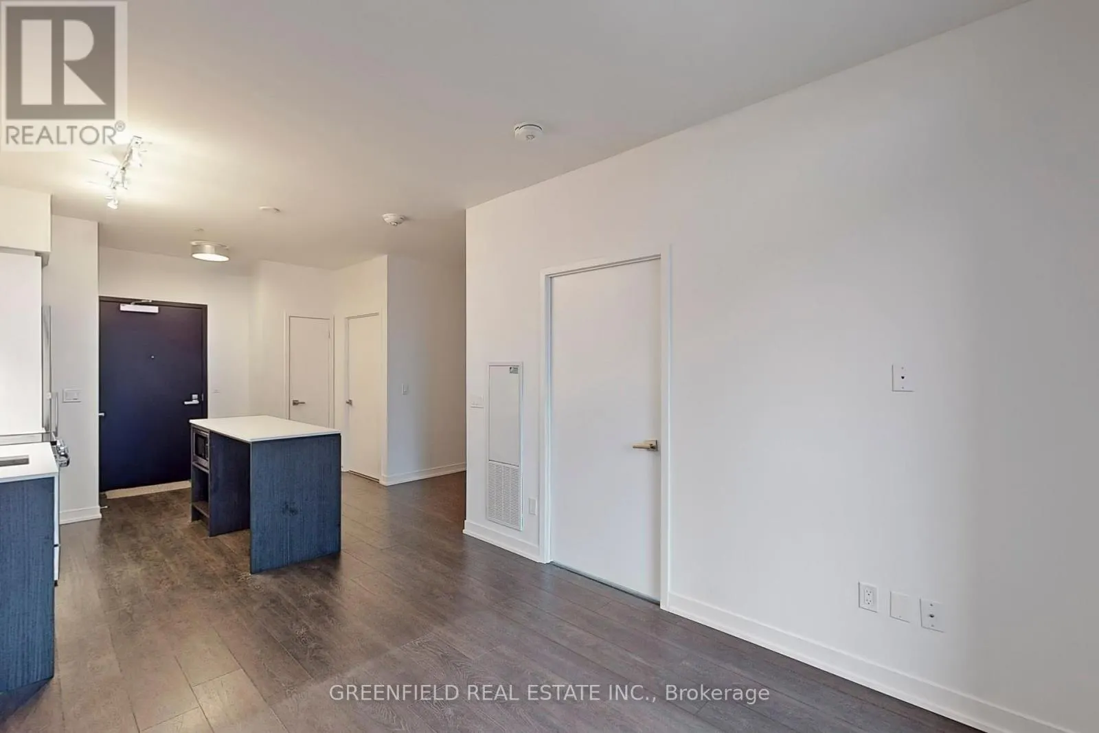 1408 - 31 TIPPETT ROAD