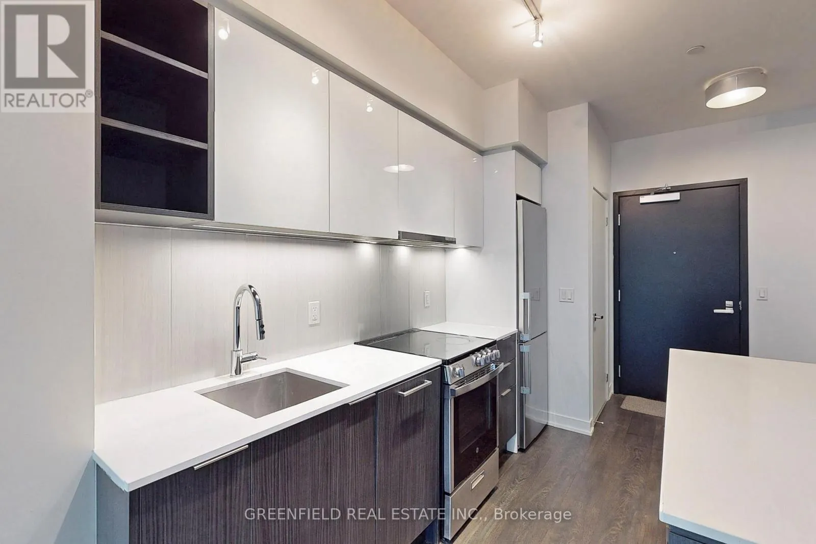 1408 - 31 TIPPETT ROAD