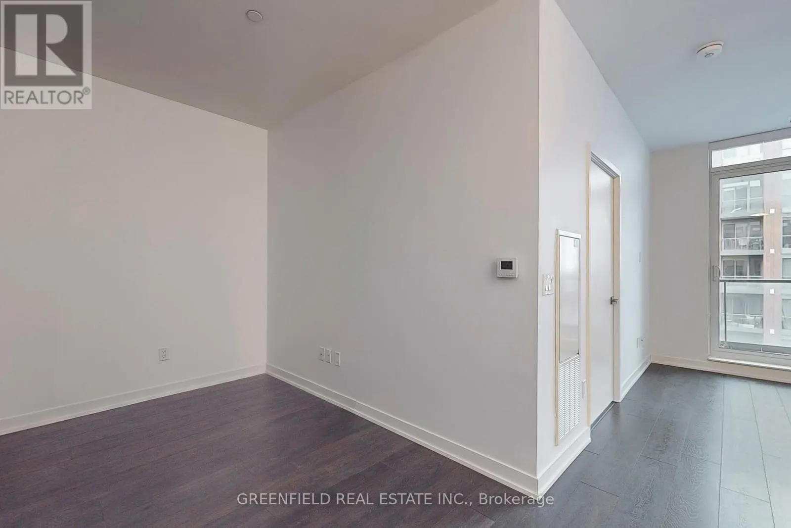1408 - 31 TIPPETT ROAD