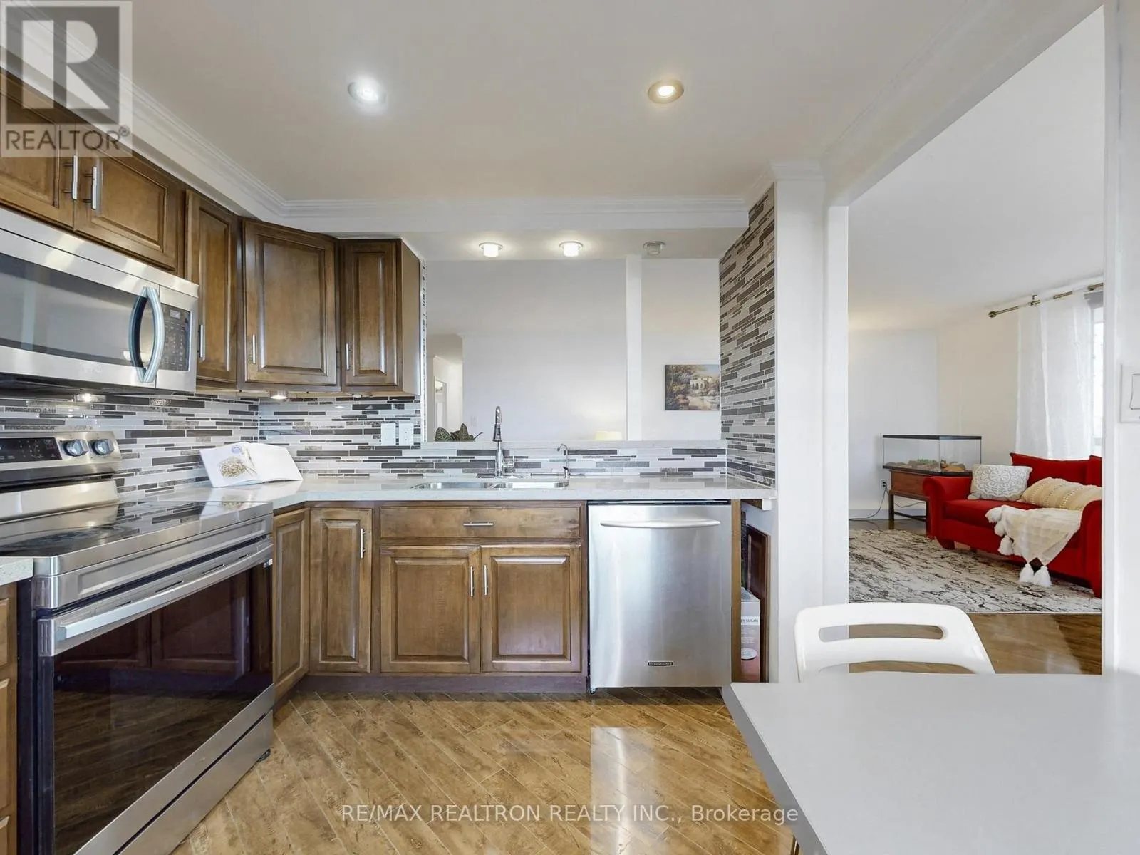 1706 - 135 ANTIBES DRIVE