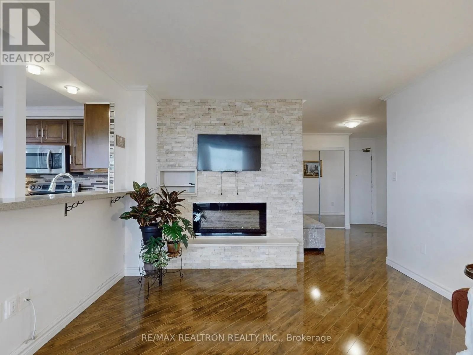 1706 - 135 ANTIBES DRIVE