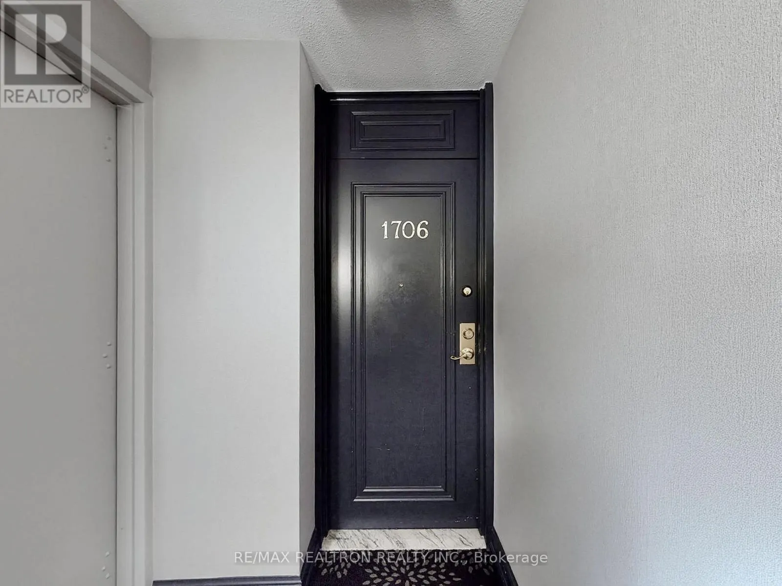 1706 - 135 ANTIBES DRIVE