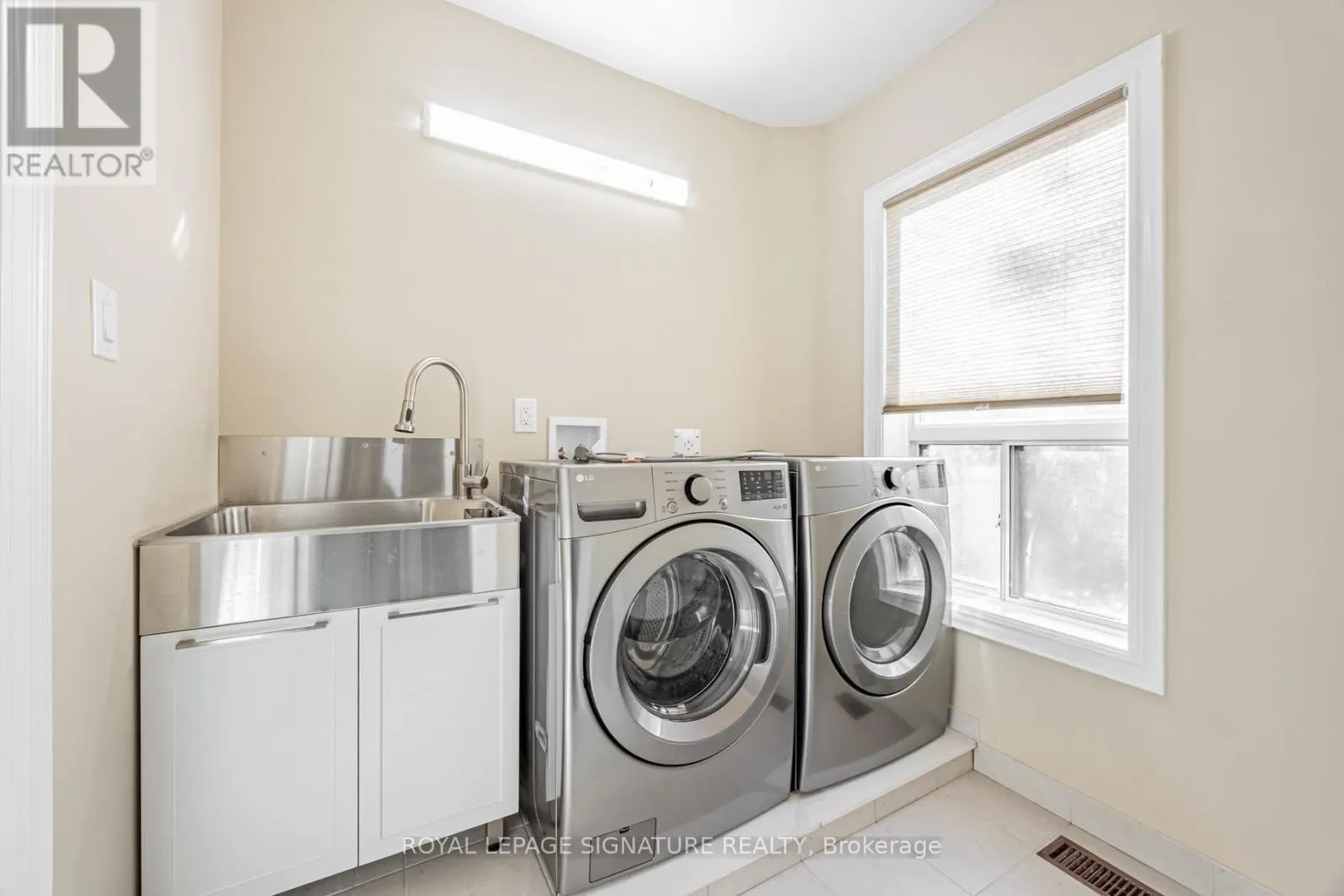 1 - 14 HOWLAND AVENUE