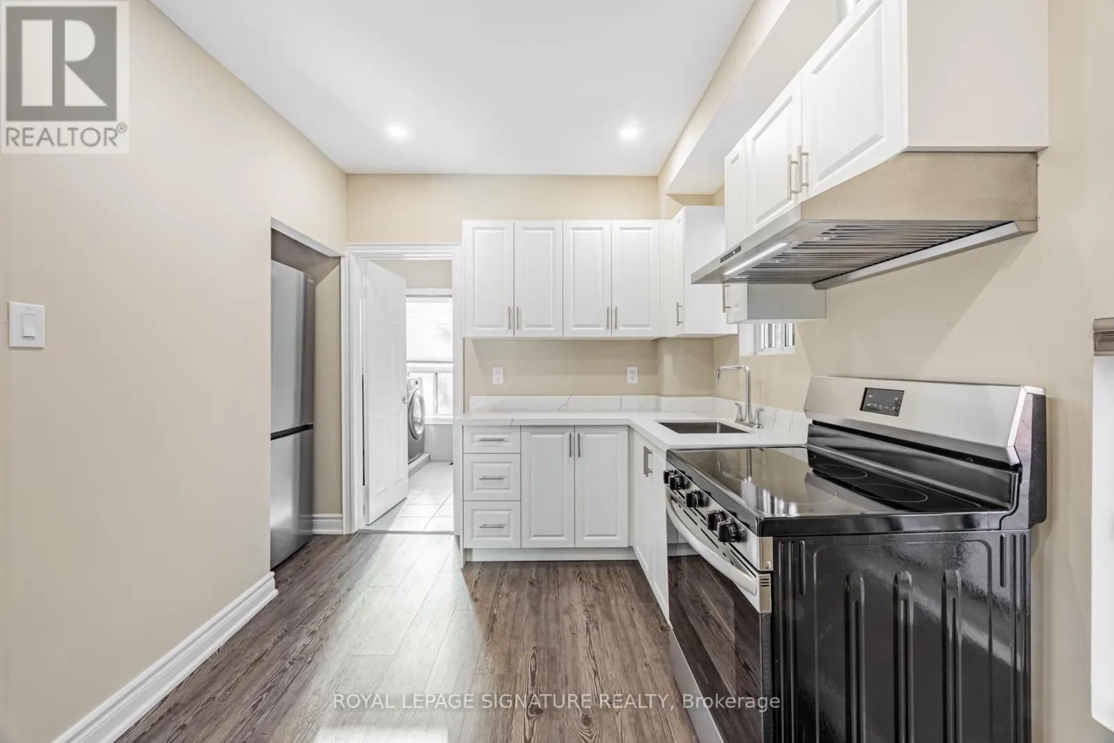 1 - 14 HOWLAND AVENUE