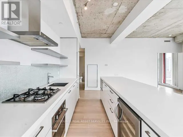 1101 - 560 KING STREET W
