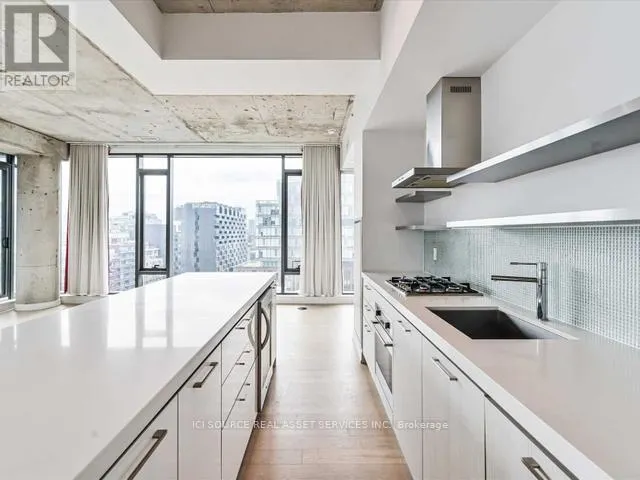 1101 - 560 KING STREET W
