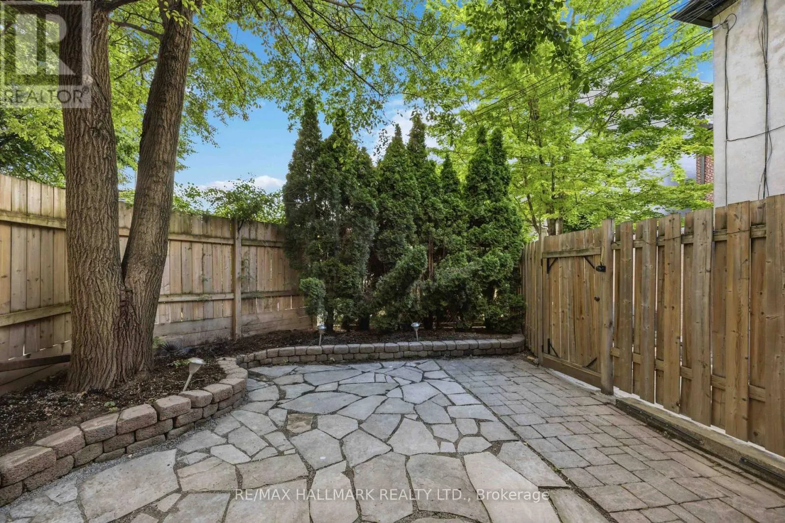 APT 1 - 486 MONTROSE AVENUE