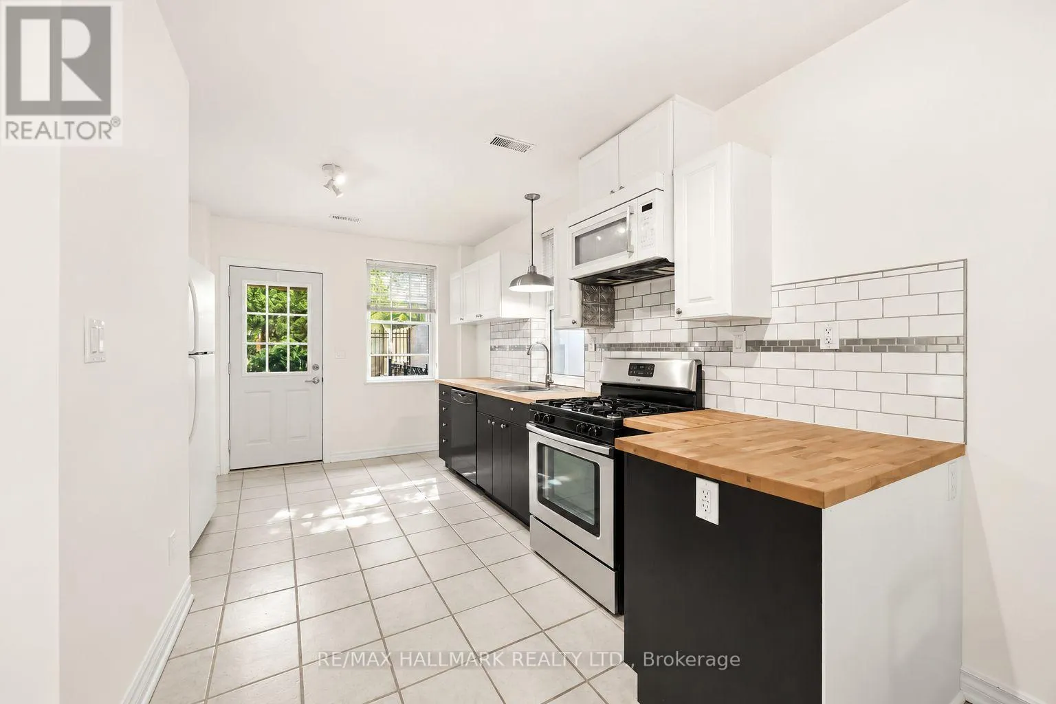 APT 1 - 486 MONTROSE AVENUE