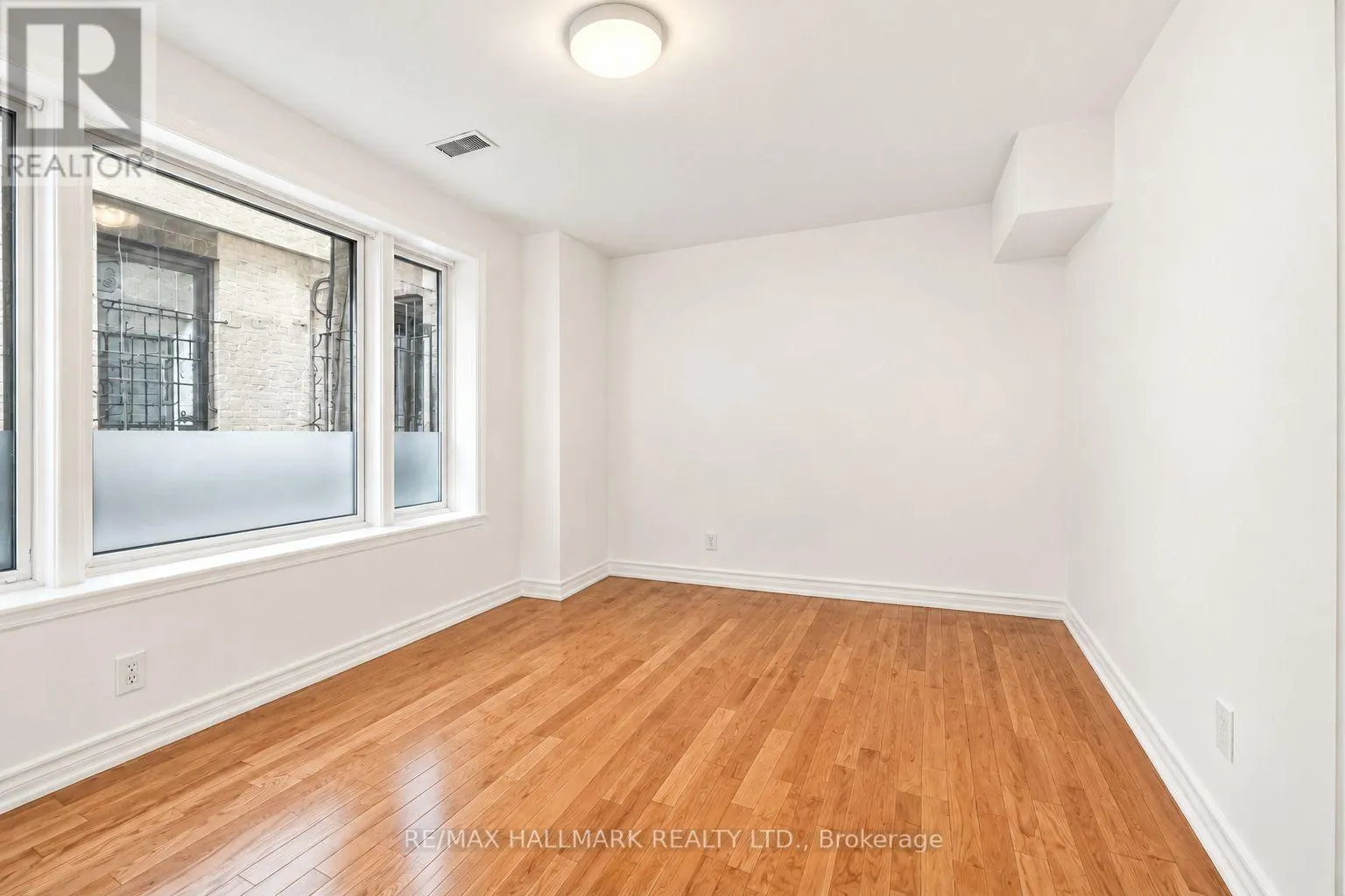 APT 1 - 486 MONTROSE AVENUE