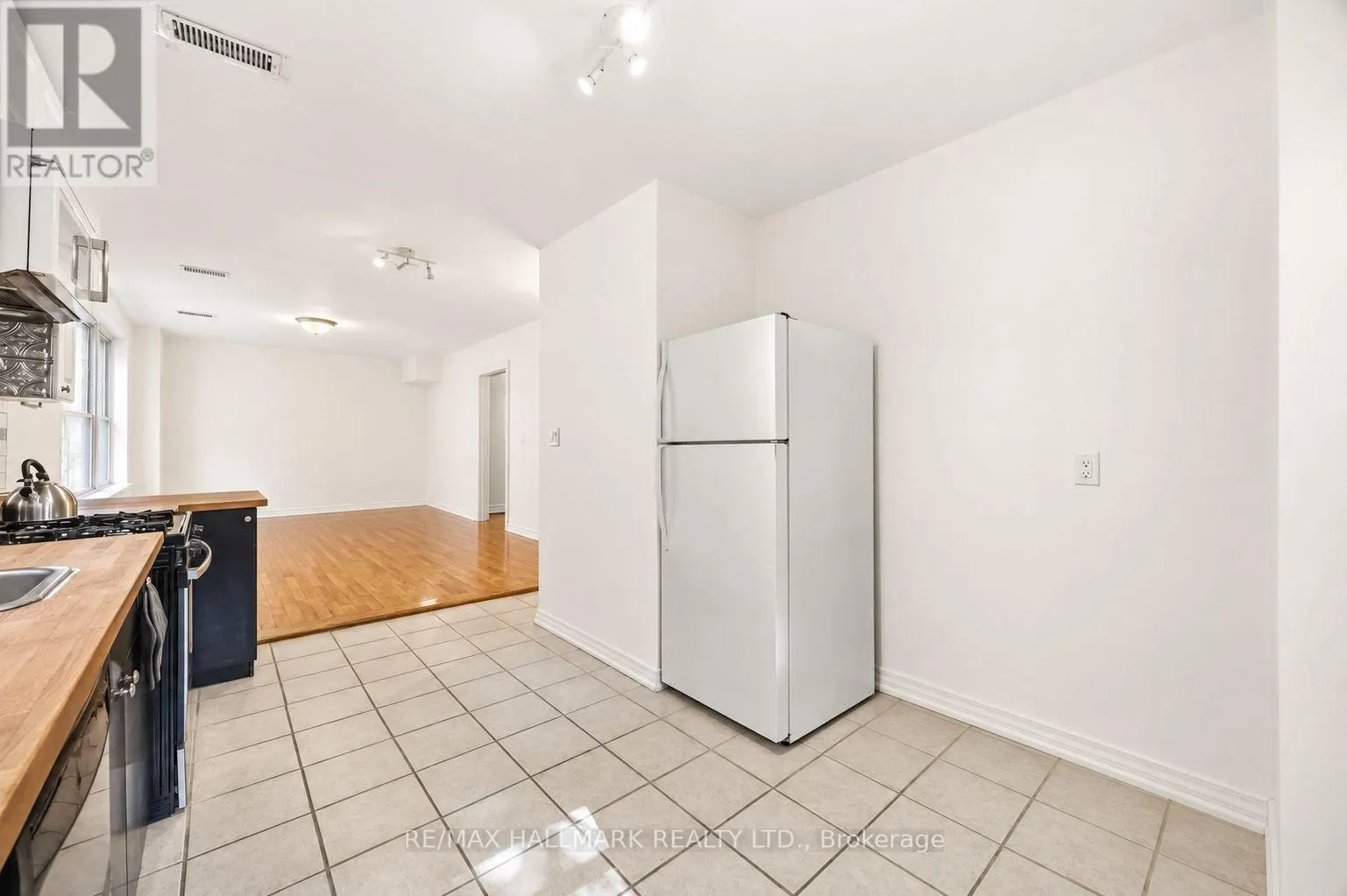 APT 1 - 486 MONTROSE AVENUE