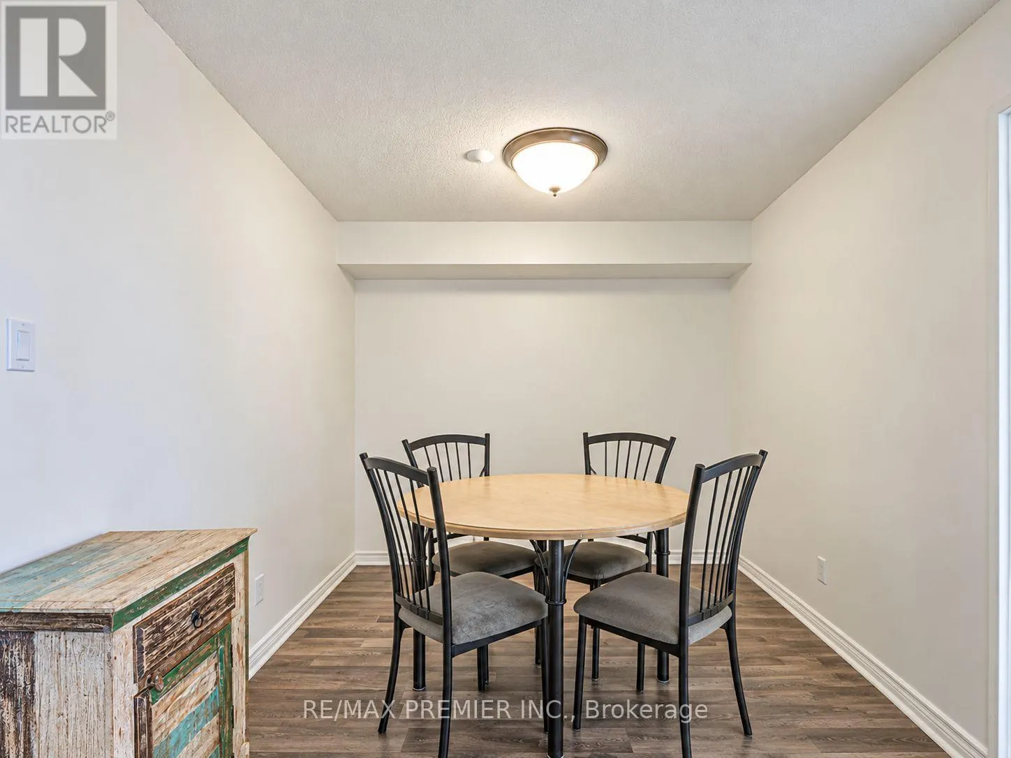 703 - 736 BAY STREET