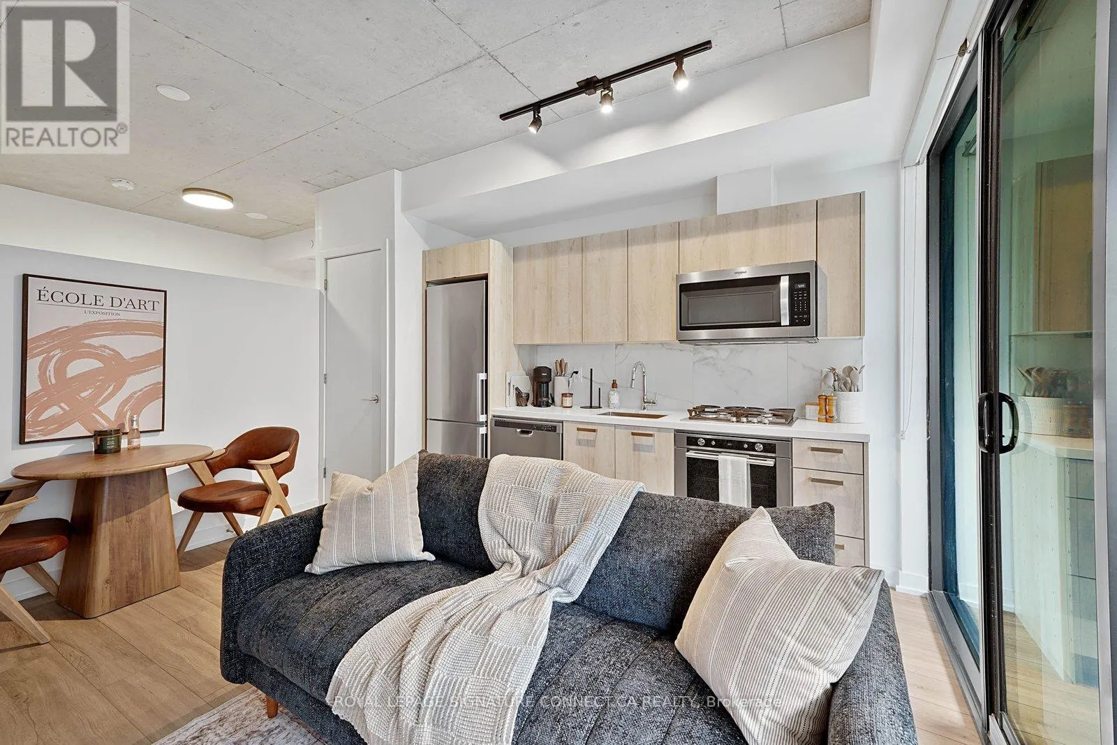 308 - 458 RICHMOND STREET W