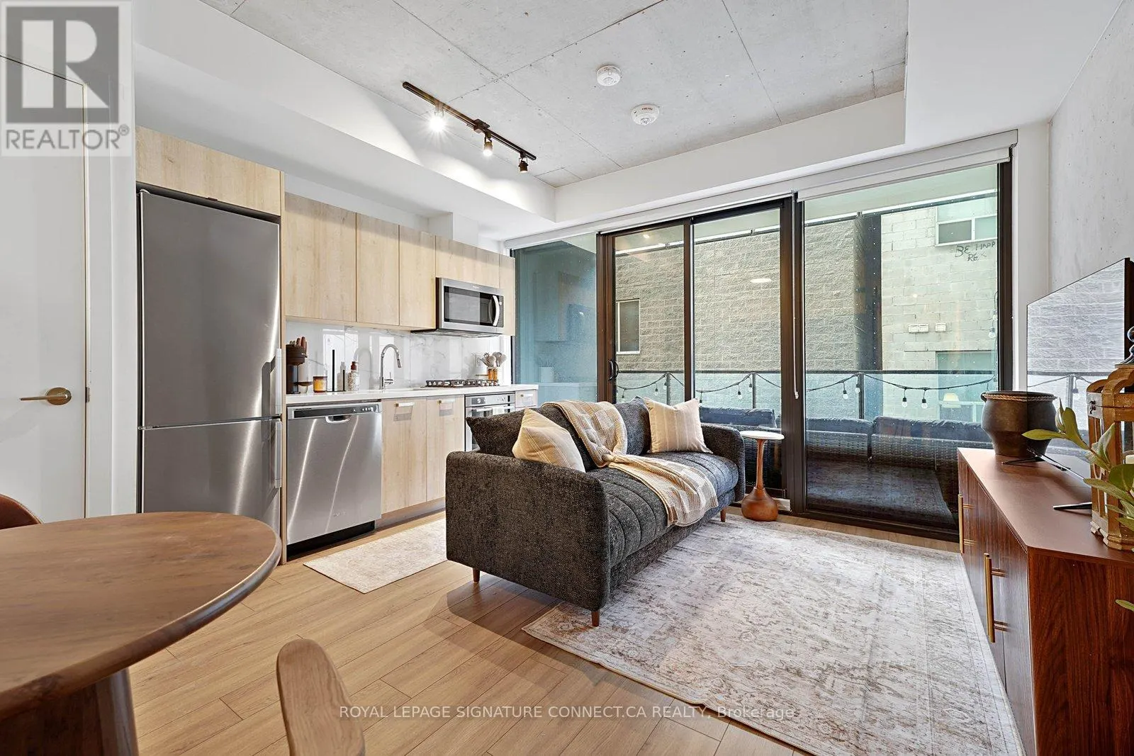 308 - 458 RICHMOND STREET W