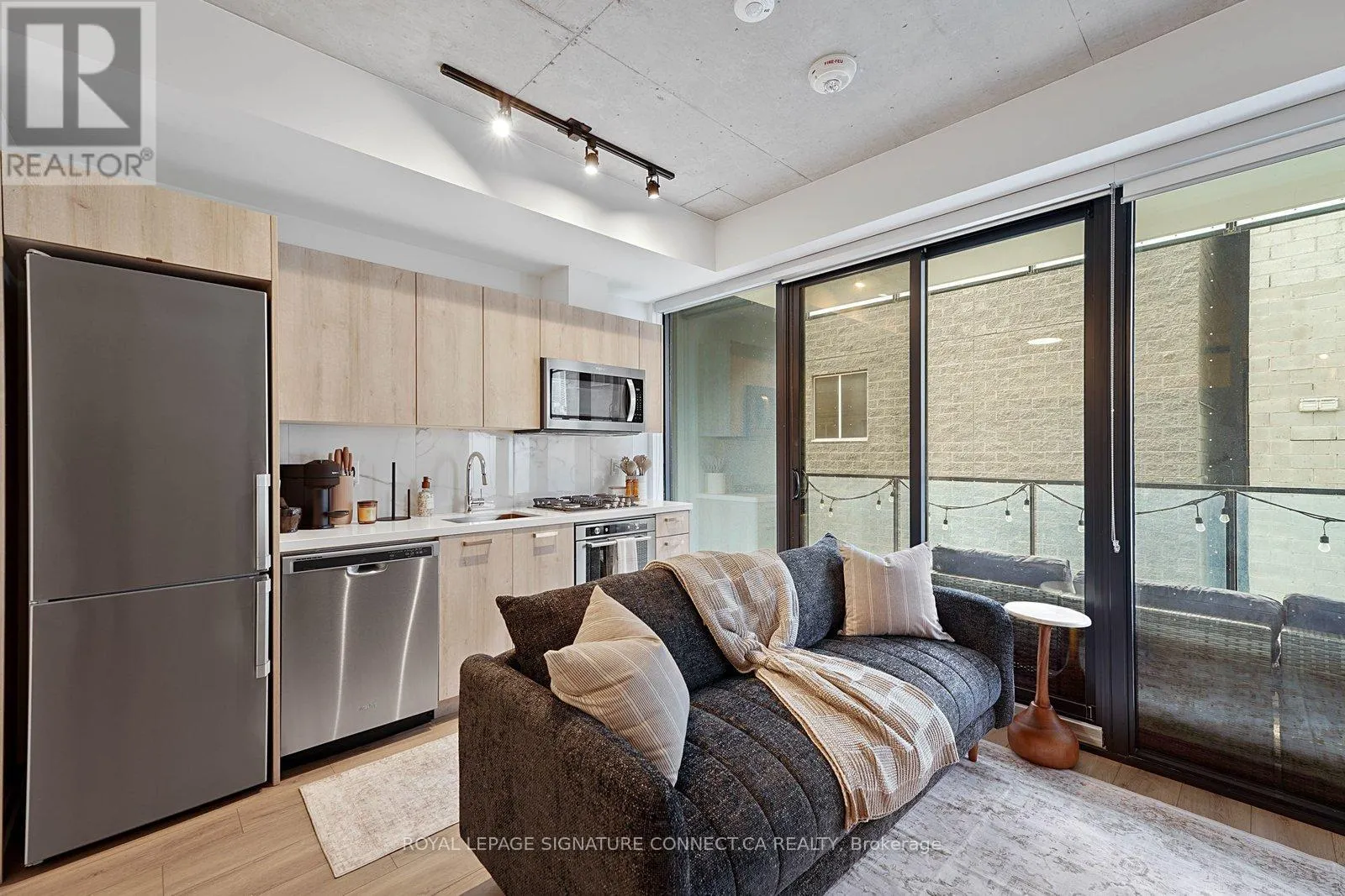 308 - 458 RICHMOND STREET W