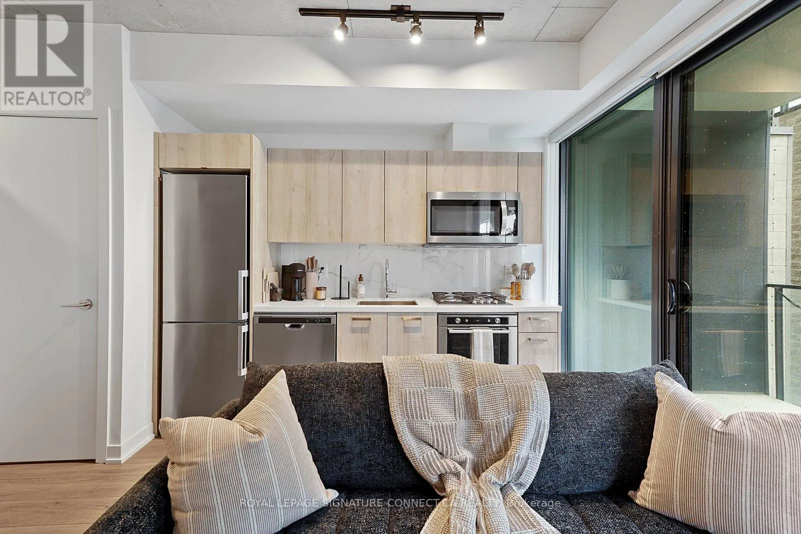 308 - 458 RICHMOND STREET W