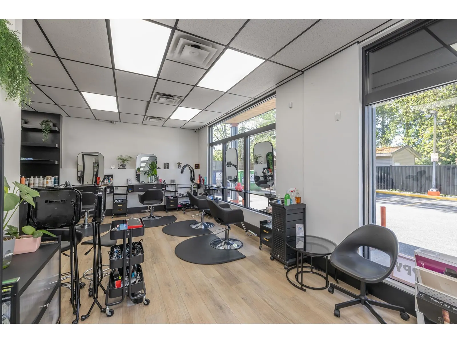 102-13916 GROSVENOR ROAD