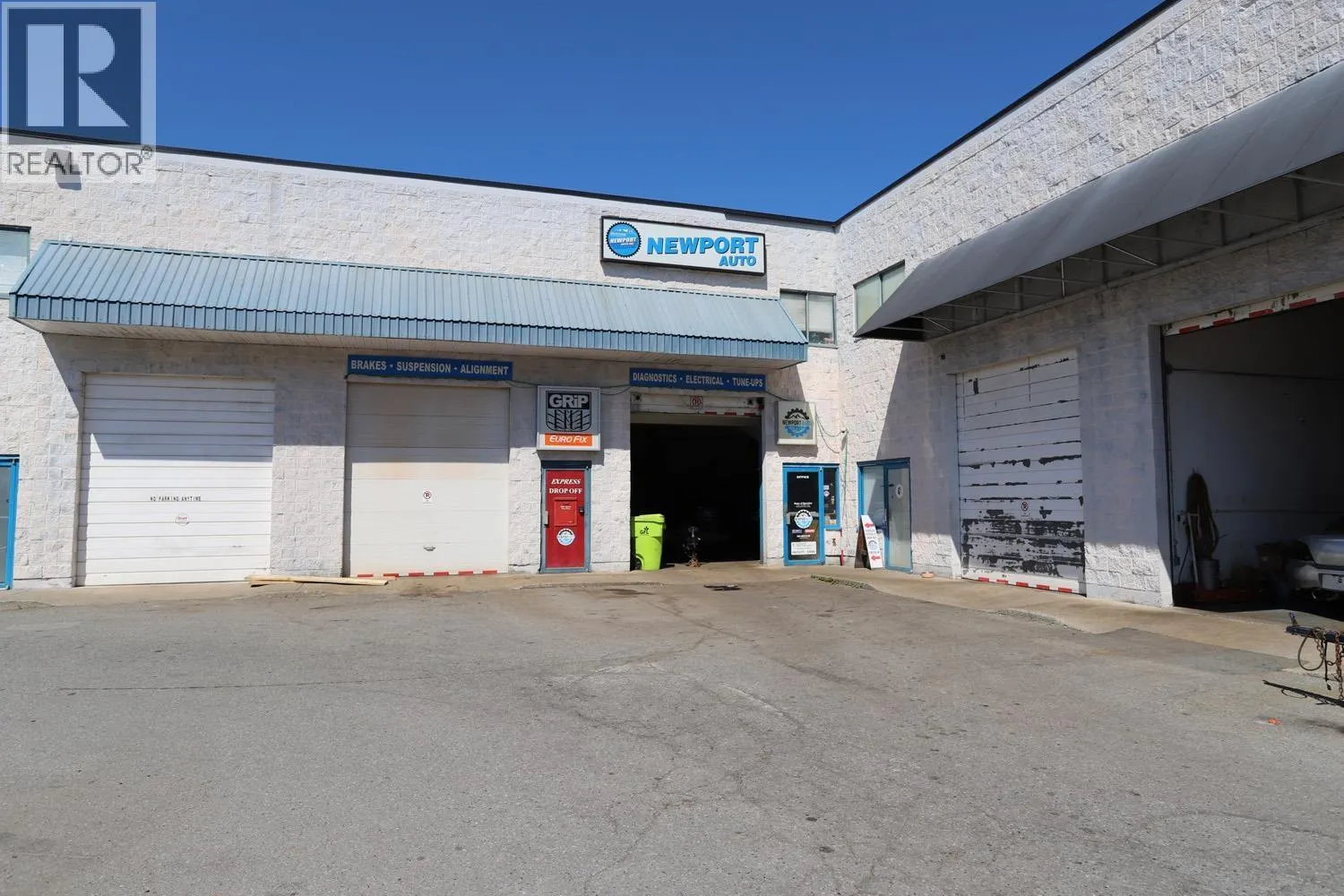 12 38927 QUEENS WAY
