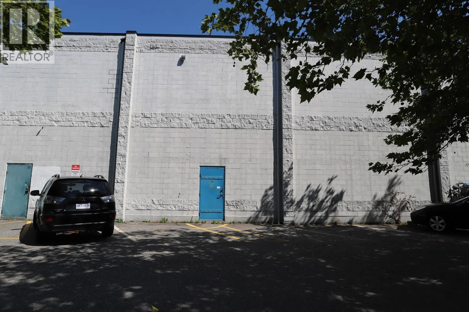 12 38927 QUEENS WAY