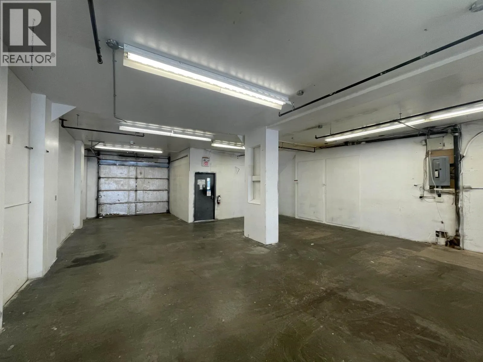 1833 COAST MERIDIAN ROAD