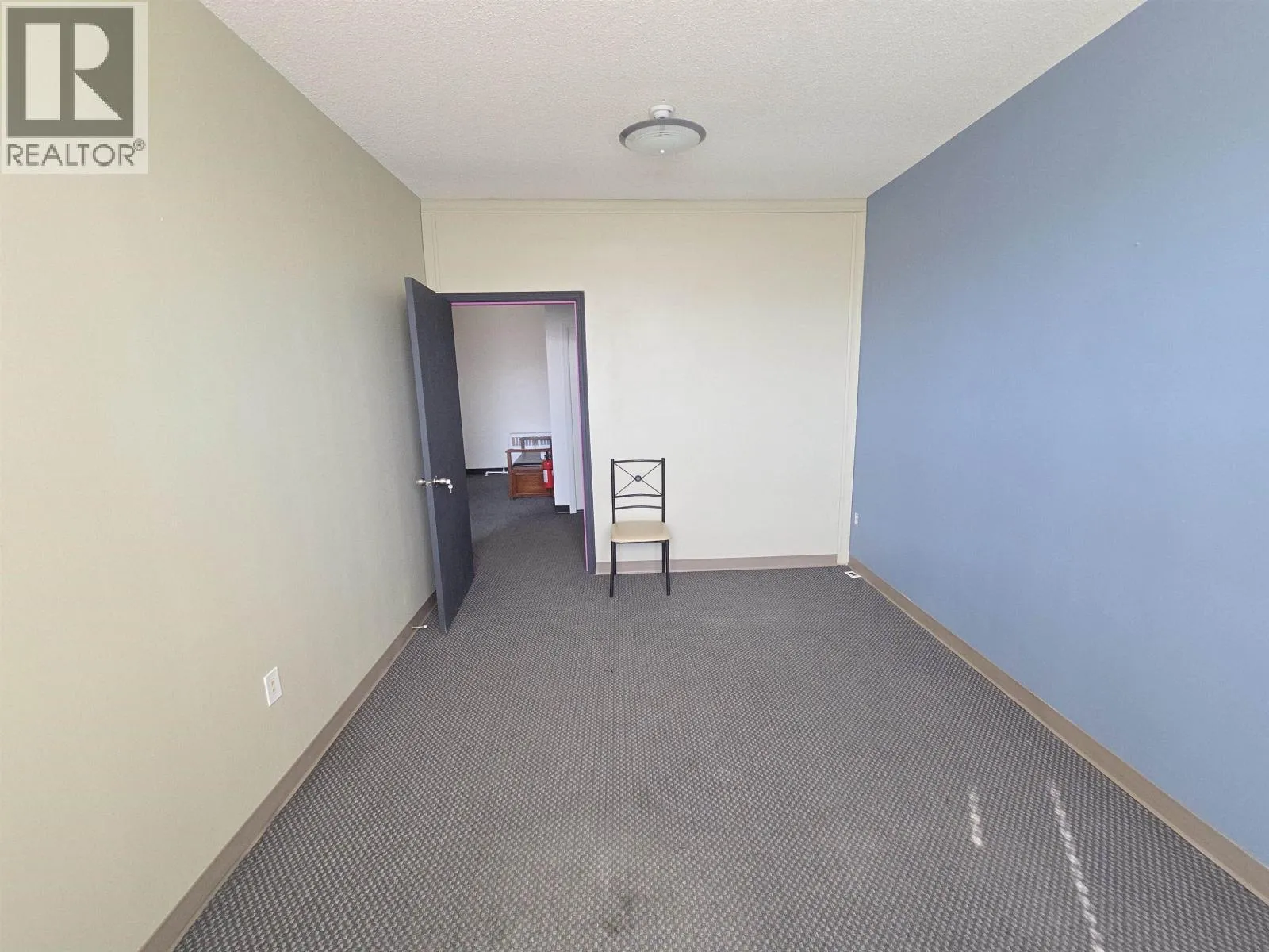 TOP FLR 1210 3RD AVENUE
