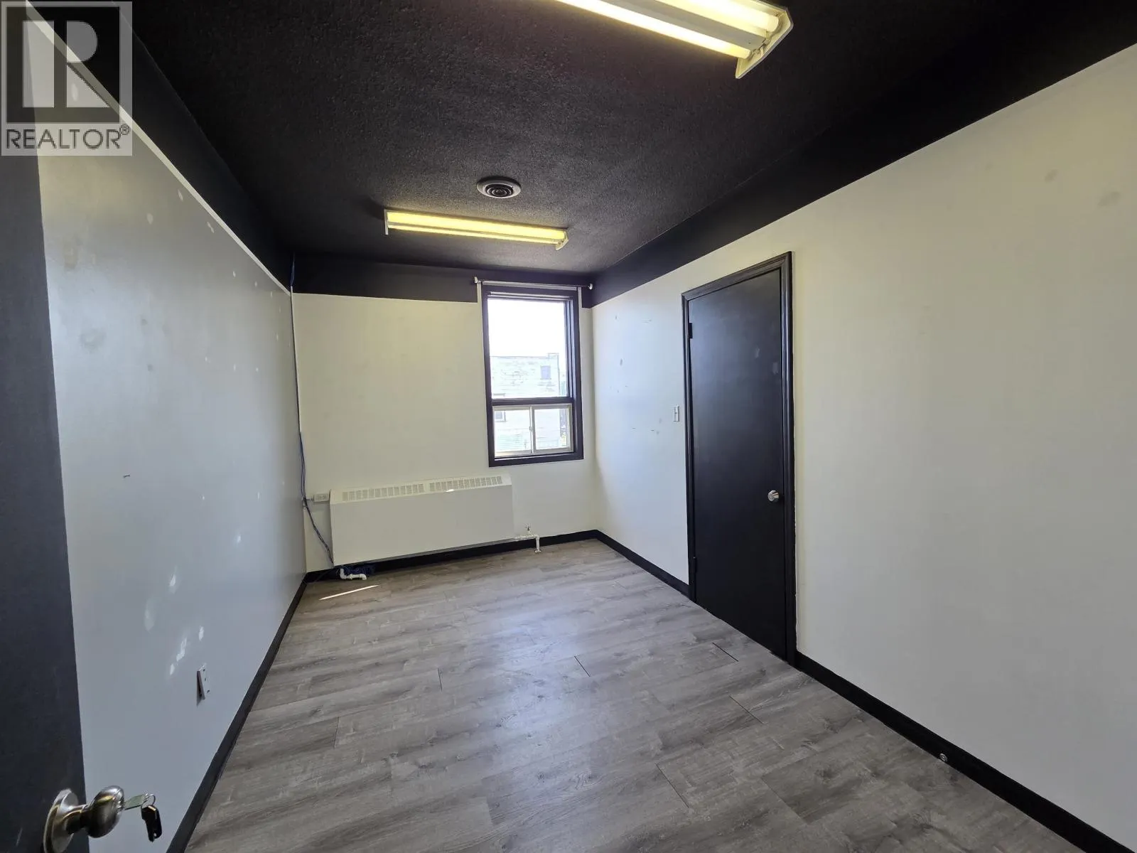 TOP FLR 1210 3RD AVENUE