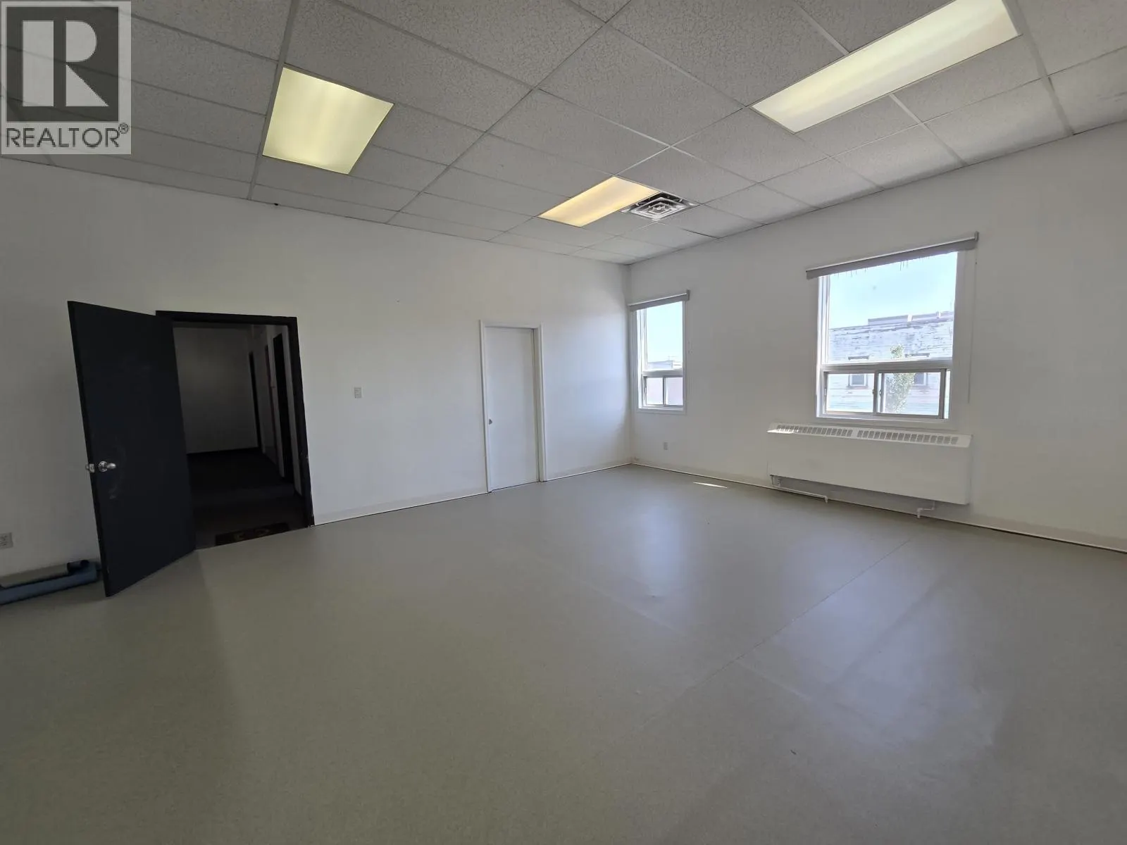 TOP FLR 1210 3RD AVENUE