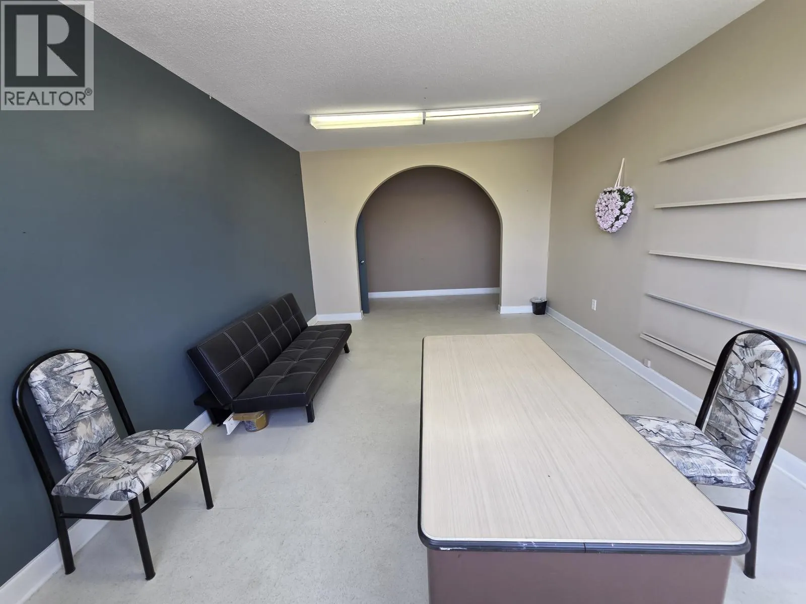 TOP FLR 1210 3RD AVENUE