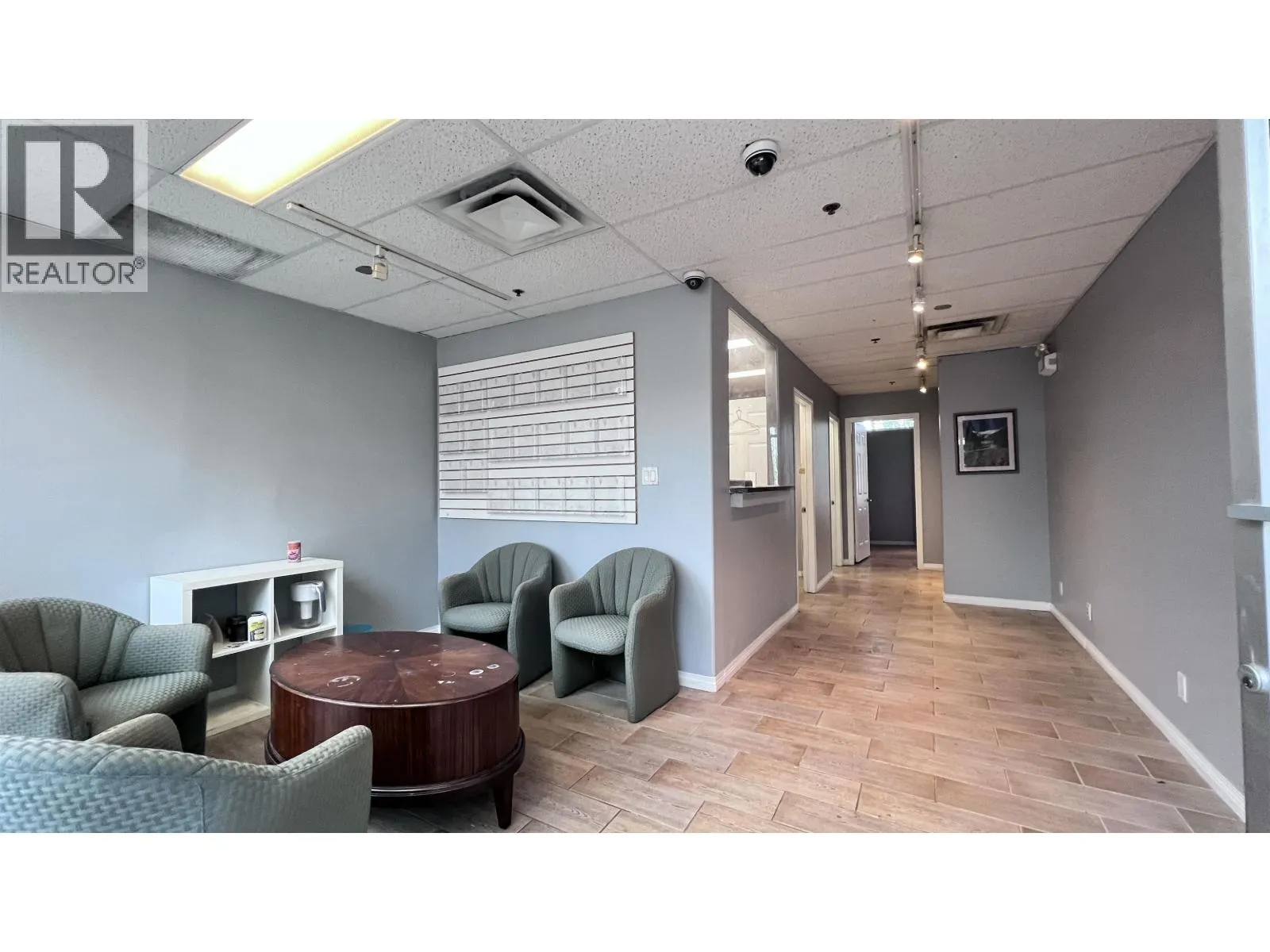 2220 8260 WESTMINSTER HIGHWAY